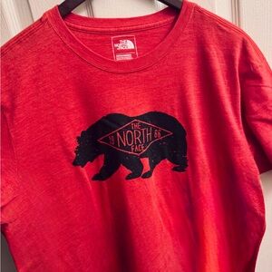 The North Face TriBlend Logo T-Shirt- L/Slim Fit, Red